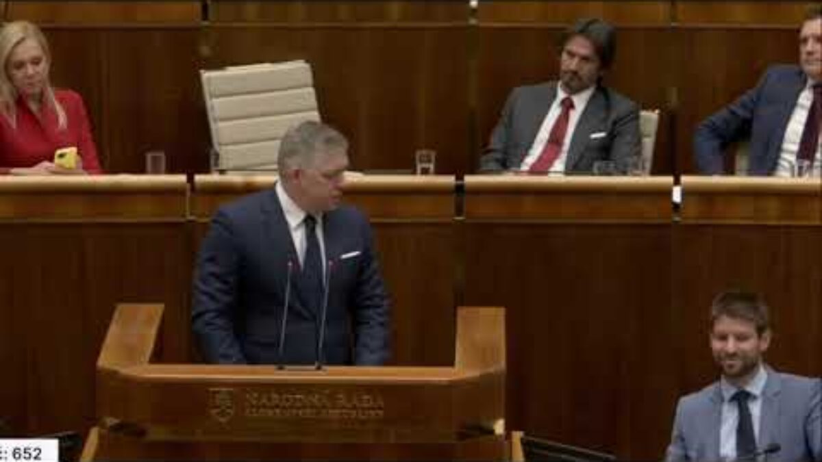 Číre zúfalstvo, progresívci nedokážu ponúknuť nič, len čítanie nadpisov z denníkov N, SME a Aktualít