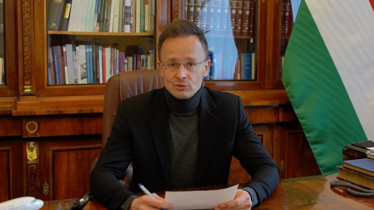 Mier, bezpečnosť dodávok energie a hospodárska spolupráca – Peter Szijjárto, maďarský minister zahraničia mieri na rokovania do Ruska