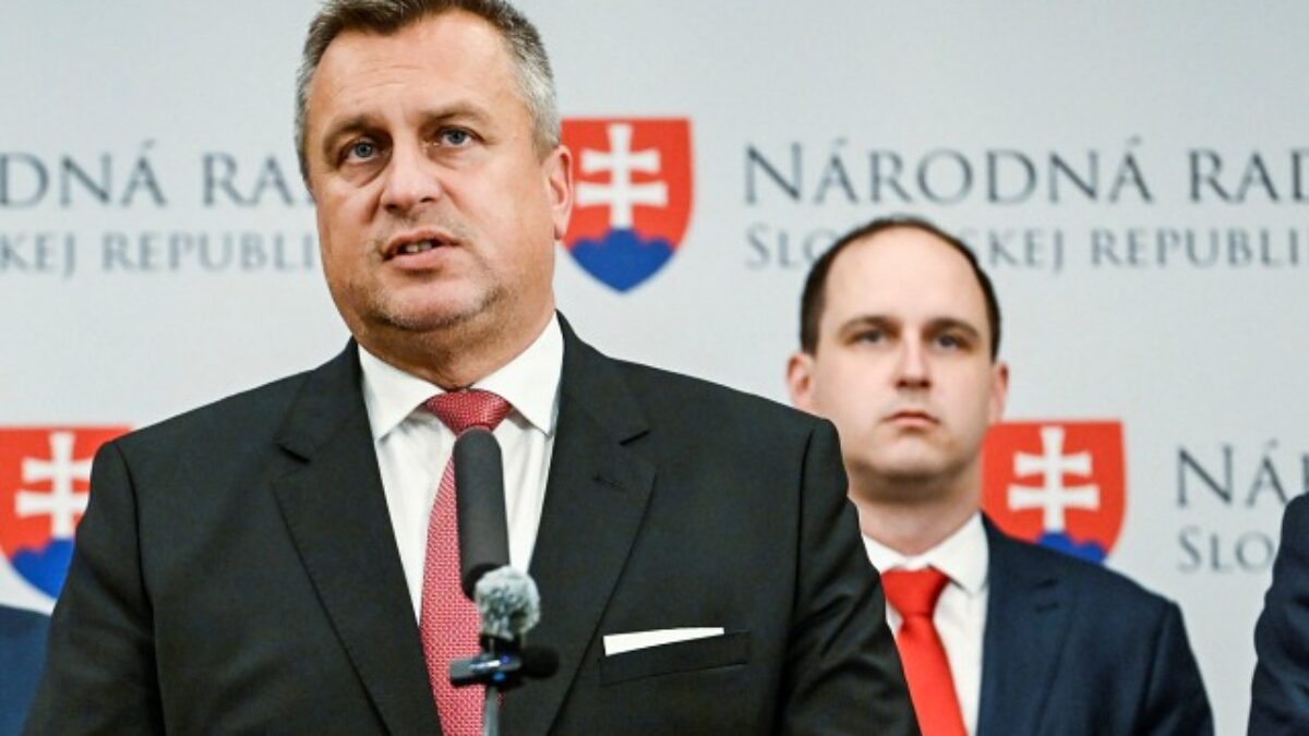 Danko nerozumie radosti Fica. Von der Leyen a Šefčovič zapredali EÚ aj jednotlivé členské štáty, hovorí šéf SNS