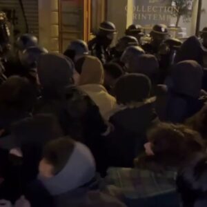 Napätie vo Francúzsku stúpa: Protesty proti migrantom