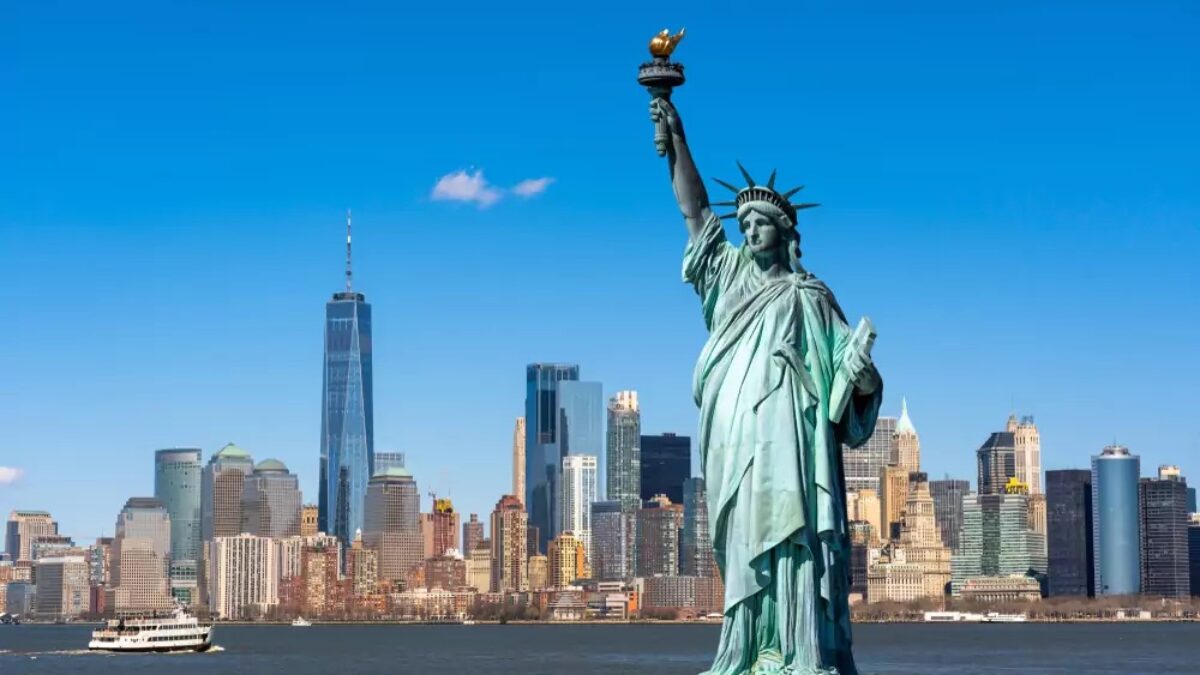 Francúzi požadujú vrátenie Sochy slobody s argumentom, že USA už nepodporujú svoje základné hodnoty.