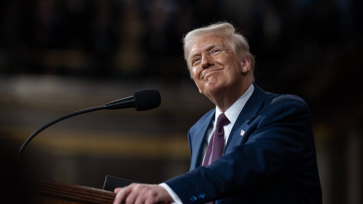 Trump oznámil, že má v úmysle uskutočniť rozhovor s Putinom 18. marca.