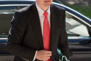 Juraj Draxler: Mormoni, adventisti, jehovisti, saláfisti a komentátori N
