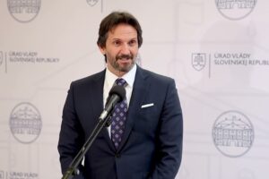 JEDEN NÁZOR, JEDNA PRAVDA, KTO POVIE NIE, TOHO SA POKÚSIME ZNIČIŤ –  TO JE...