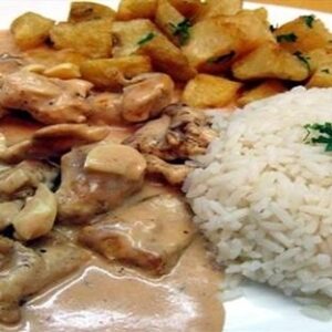 Lahodná hovädzia sviečková s cibuľou, nakladanou uhorkou a šampiňónmi: Toto je v...