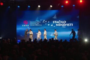 🔴 SLEDUJTE NAŽIVO podujatie STAČILO NENÁVISTI z Handlovej.