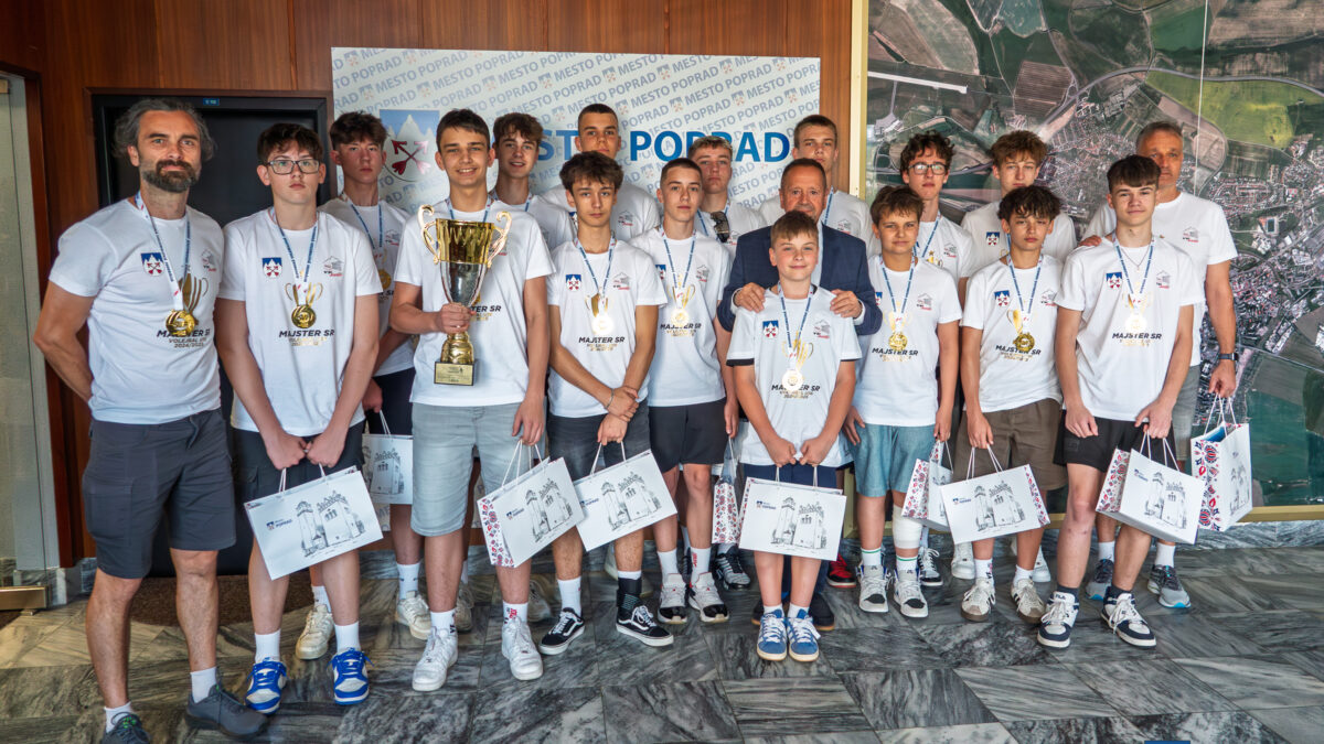 Mesto Poprad: Primátor prijal úspešných mladých volejbalistov