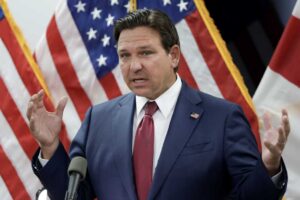 Guvernér Floridy Ron DeSantis podpísal nový zákon zakazujúci geoinžinierstvo a m...