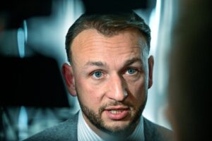 Matúš Šutaj Eštok: KTO SA POUČÍ Z DISKUSIE V NEMECKU?