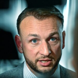 Matúš Šutaj Eštok: KTO SA POUČÍ Z DISKUSIE V NEMECKU?
