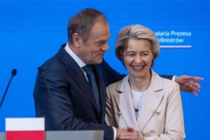 Poľský premiér Tusk a jeho vláda získala dôveru