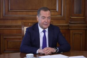 Dmitrij Medvedev: Naše ozbrojené sily spustili ofenzívu v Dnepropetrovskej oblas...