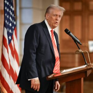 Donald Trump vyhlásil, že USA by mohli uvaliť sankcie na Ukrajinu, ak rokovania ...