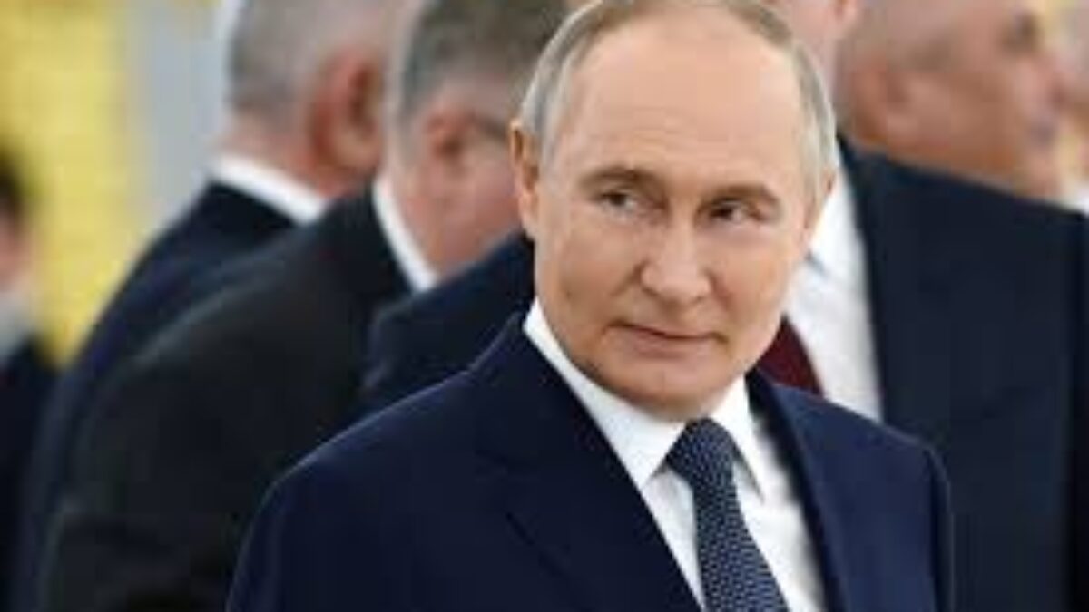 Vladimír Putin: „Teroristické útoky v Kurskej a Brjanskej oblasti mali za cieľ narušiť rokovania v Istanbule“