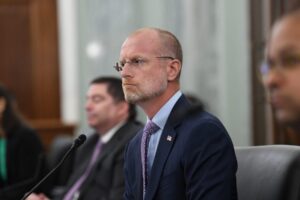 Regulátori schválili megafúziu Paramountu a Skydance za 8 miliárd dolárov.