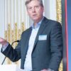 Po poklese zisku o 300 miliónov dolárov sa riaditeľ Cardinal Health uchýlil k &#...