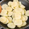 Len zopár ingrediencií! Stačí pridať vajíčka do zemiakov. Je to tak chutné! Jedn...