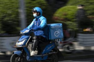 Alibaba riskuje prehĺbenie poklesu o 100 miliárd dolárov, keď sa vyostruje boj o...