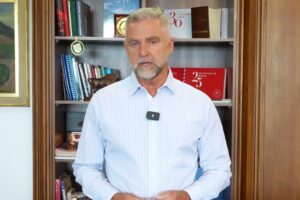 T. GAŠPAR: EŠTE CHVÍĽU A MÉDIÁ ZORGANIZUJÚ CINTULOVI ZBIERKU A ODHALIA MU PAMÄTN...