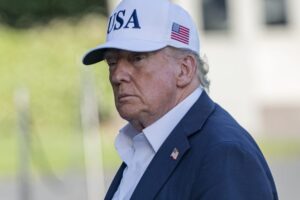 Trump hrozí 10-percentným clo za „anti-americkú“ politiku BRICS.