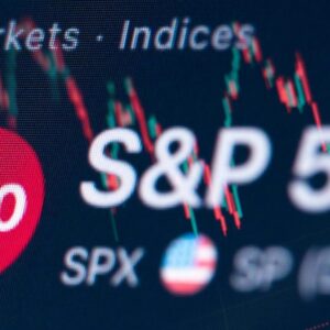 Kyla Scanlon vkladá 50 dolárov každý mesiac do S&P 500 bez ohľadu na to, čo...