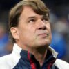 Šéf Fordu Jim Farley varuje, že AI zlikviduje polovicu pracovných miest pre biel...