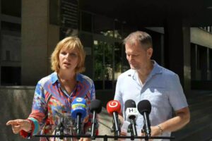 NAŽIVO: Ako diletant Takáč nenávratne pripravil farmárov o 216 miliónov eur.