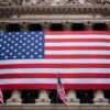 Trh s akciami dnes: futúry na Dow klesajú, keď Trump naznačuje ciele až 70% clá.