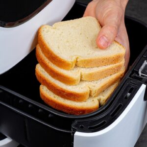 Zober 8 plátkov toastového chleba a fritézu – Moja rodina sa z toho ZBLÁZNILA!