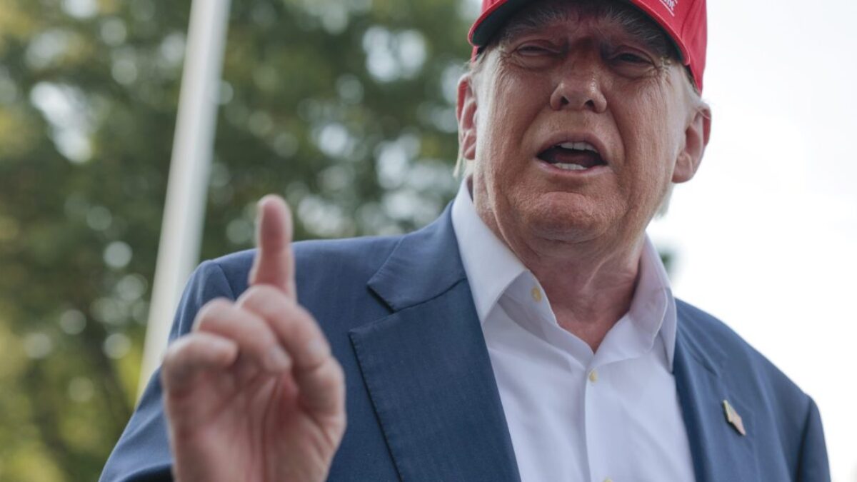 Trump vychvaľuje víťazstvo v obchodnej dohode s Vietnamom – ale detaily o preprave tovaru a dovozných záväzkoch zostávajú nejasné.