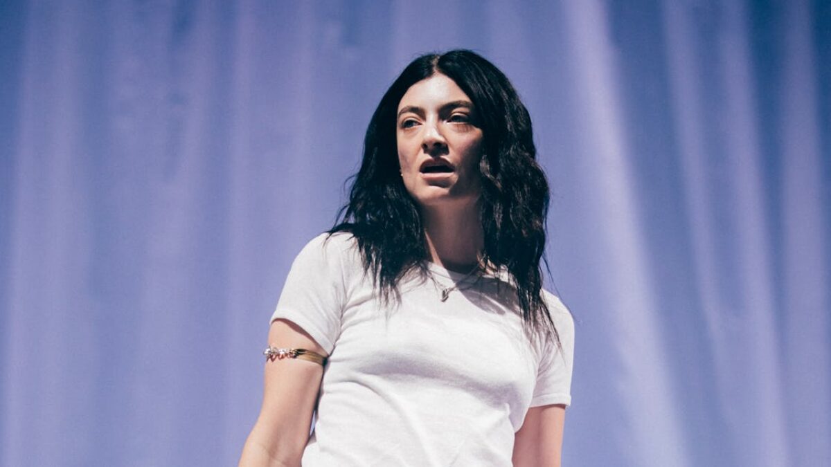 10 najviac Lorde znejúcich textov na albume ‚Virgin‘