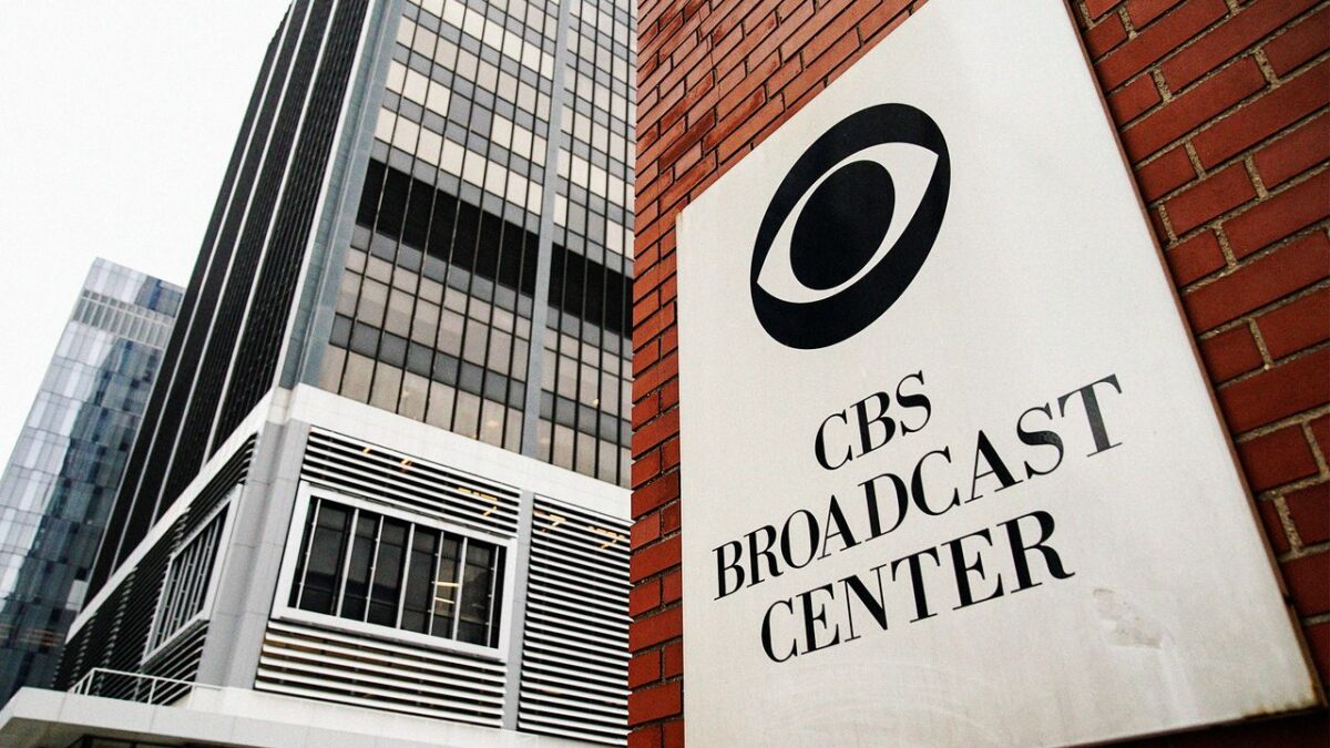 Nikto z toho nie je šťastný. Zamestnancovi CBS boli už unavení z Paramount dramatu, ale mimosúdne vyrovnanie prehĺbilo obavy z kapitulácie médií.