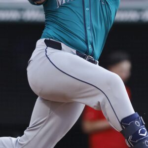 Hráči Mariners oslavovali Cala Raleigha s prezývkou ‚Big Dumper‘ walk-up hudbou ...
