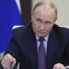 Macron po prvý raz od 2022 telefonoval s Putinom