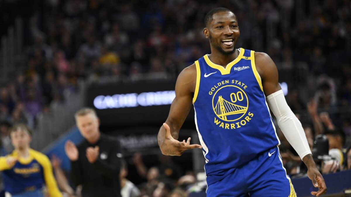 Jonathan Kuminga má vraj štyroch záujemcov o sign-and-trade z Warriors.