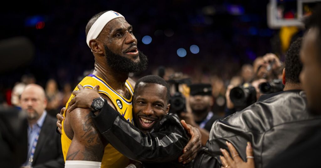 Najnovšie správy o LeBronovi Jamesovi vyvolávajú viac otázok než odpovedí.