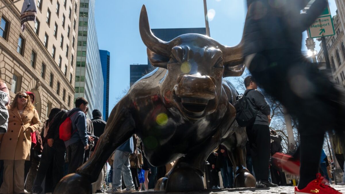 Index S&P 500 oficiálne dosiahol nový rekord nad 6 500 – investori by sa však nemali príliš radovať.