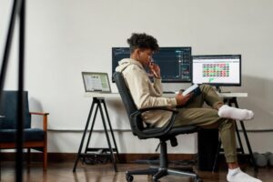 Podľa štúdie JPMorgan investuje generácia Z teraz šesťkrát častejšie ako v roku ...