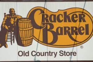 Trump želá reštaurácii Cracker Barrel „Veľa šťastia do budúcnosti“ p...