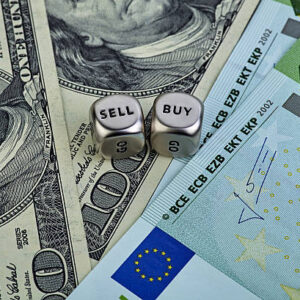 Dolár a euro mierne posilnili, keď sa objavili detaily obchodnej dohody medzi US...