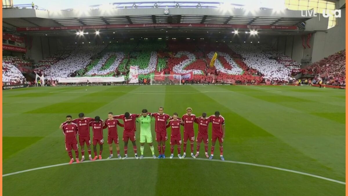 Anfield vzdal poctu Diogovi Jotovi pred úvodným zápasom Premier League.