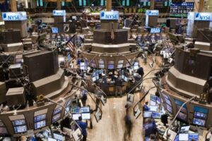 Wall Street je rozdelená v názoroch, či je imigrácia príčinou spomalenia náboru ...