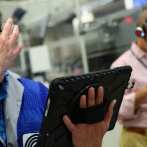Akciový trh dnes: Dow futures klesajú uprostred obáv z recesie.