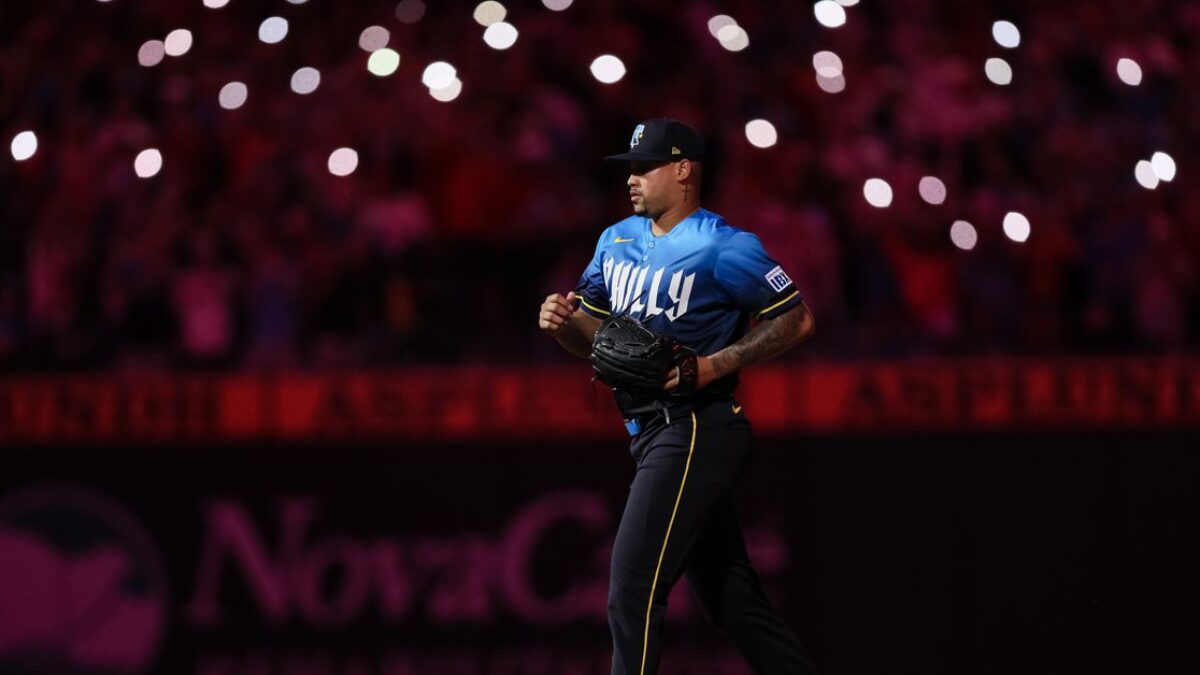 Správy z MLB: Jhoan Duran elektrizoval Citizens Bank Park pri svojom debute proti Phillies.