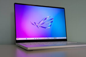 Asus ROG Zephyrus G14 (2025): Prekvapivo výkonný, ale horúci