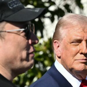 Elon Musk práve predal Grok americkej vláde za 42 centov – a signalizuje vrúcnej...