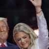 Trump označuje Kirka za „mučeníka“, jeho manželka odpúšťa strelcovi.