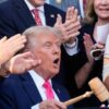 CBO tvrdí, že Trumpov zásah proti imigrácii spôsobuje, že americká populácia sa ...