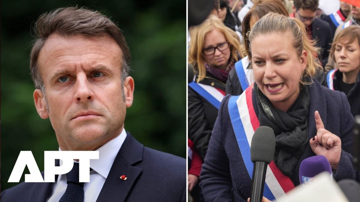 Problém je Emmanuel Macron: Mathilde Panot žiada ukončenie Piatej republiky.
Mathilde Panot volá po skončení Piatej republiky kvôli Emmanuelovi Macronovi.