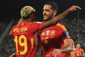 Prehra rivala, remíza Holandska, triumf Španielska